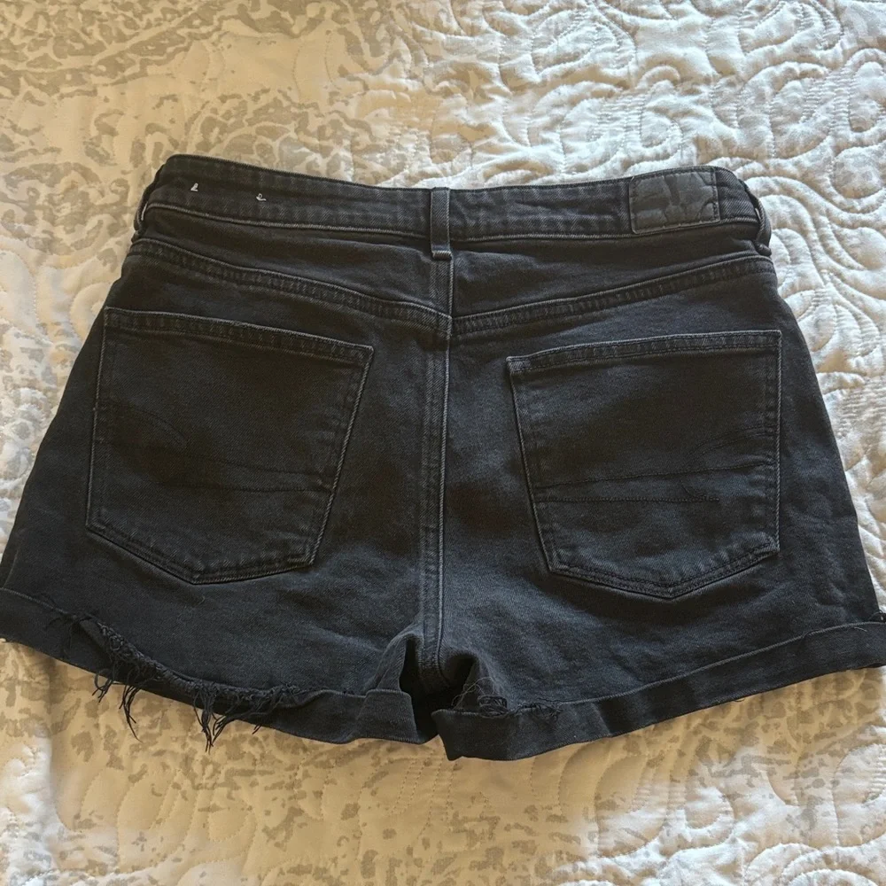 American Eagle Black Denim Mom Shorts - Picture 3 of 4